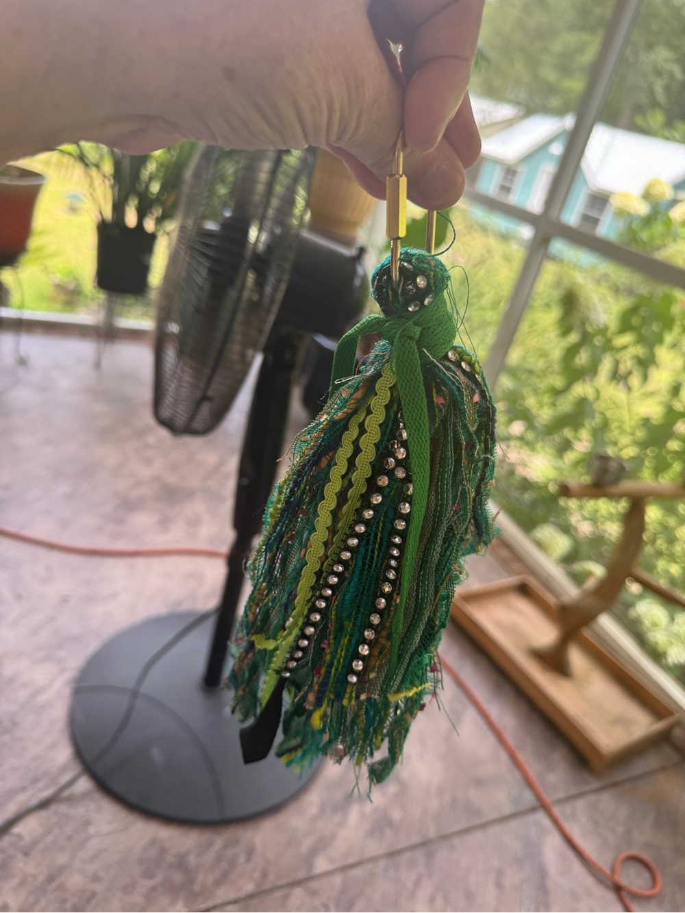 Green Multi-Texture Tassel Keychain with Rhinestones - Picture 2 of 2